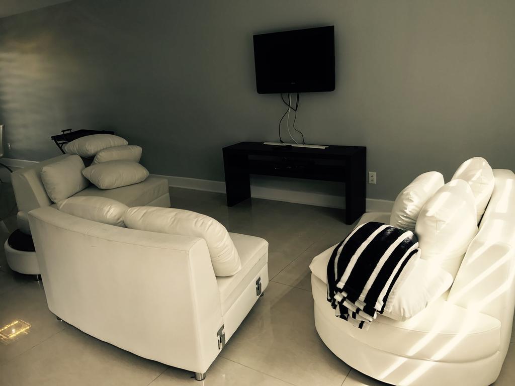 Luxury Two Story Villa Unit D Laval Exteriér fotografie