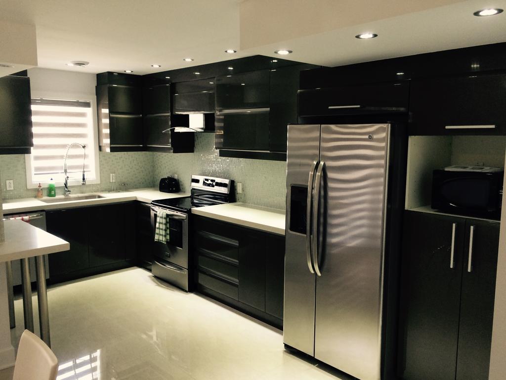 Luxury Two Story Villa Unit D Laval Exteriér fotografie